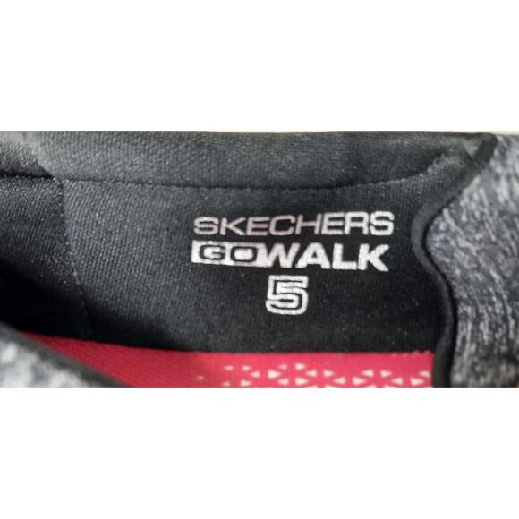 Skechers Women's Go Walk 5 Honor Sneakers - Black/Gray, Size 9.5 US - Picture 6 of 7